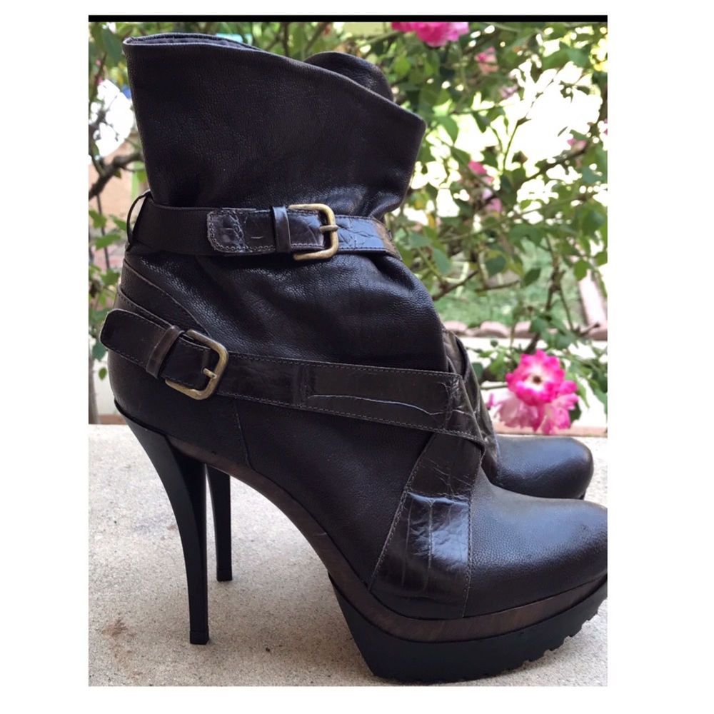 Never-worn booties !